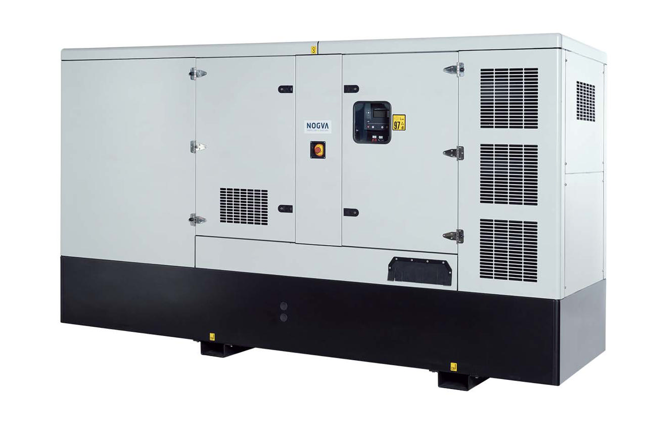 En NSK300-50 industriaggregat fra Nogva på hvit bakgrunn