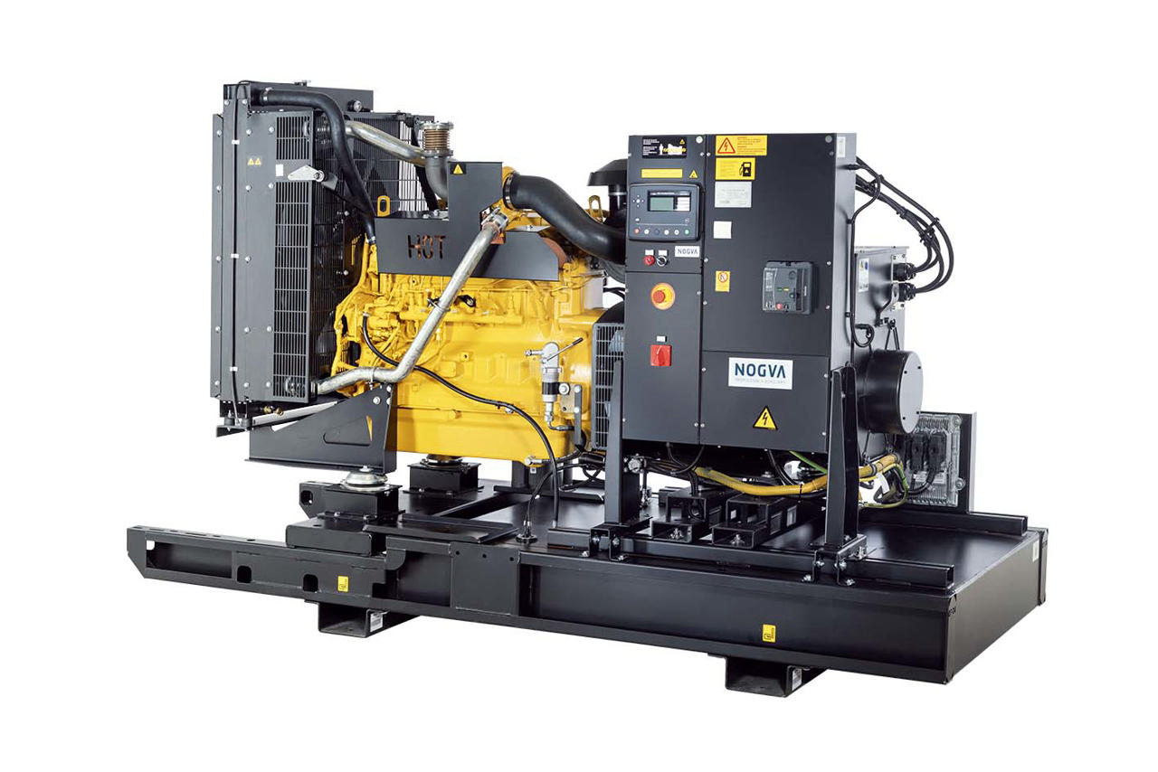 En NJD200-50 S3A industriaggregat fra Nogva på hvit bakgrunn
